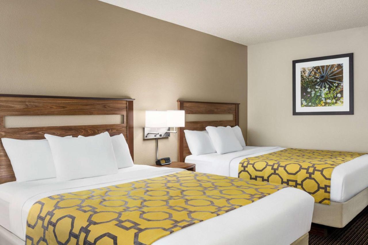 Hotel Baymont By Wyndham Whitefish Exterior foto