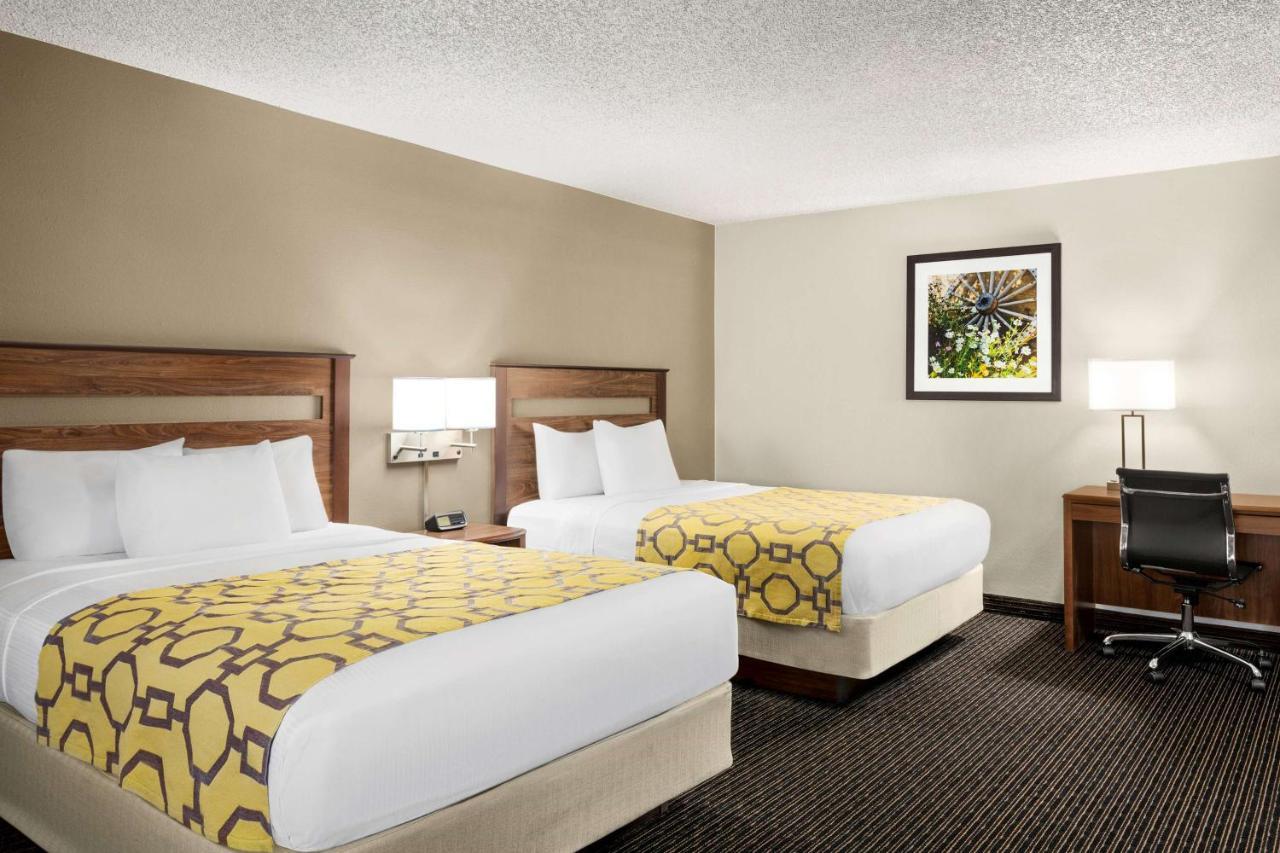 Hotel Baymont By Wyndham Whitefish Exterior foto