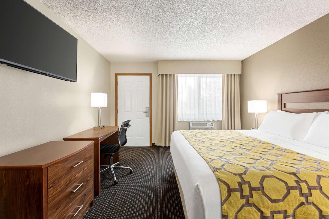 Hotel Baymont By Wyndham Whitefish Exterior foto